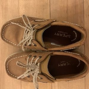 Like new Sperryville loafers casual shoes, size 11